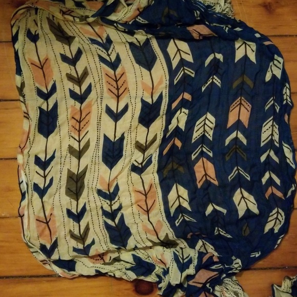 Lightweight Fall Scarf - Picture 3 of 3